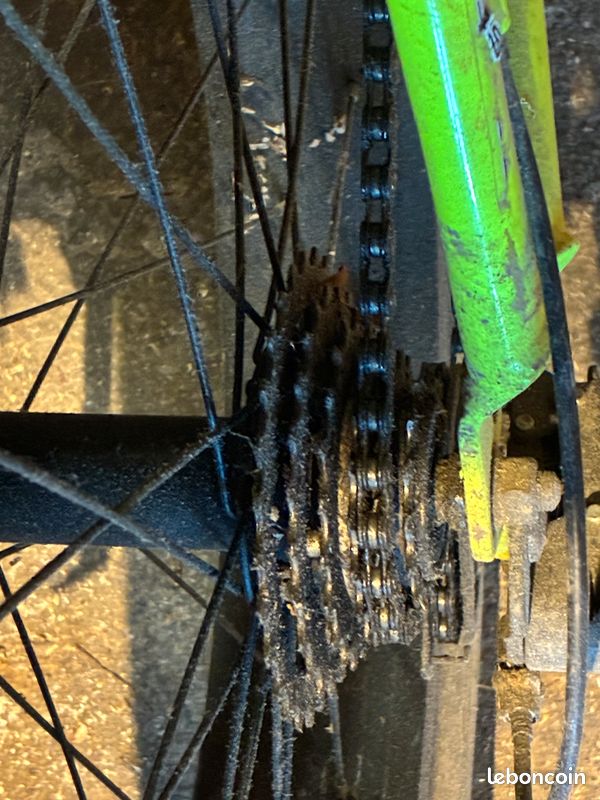 Magnifique fatbike jaune fluo pour enfant 24 pouces x 4 pouces (image 11)