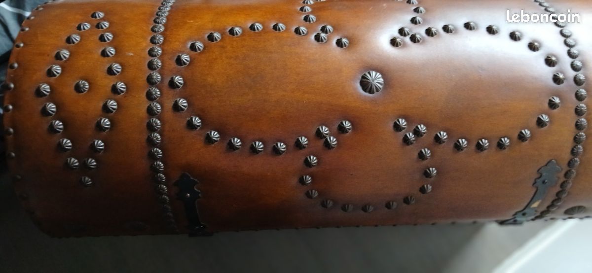 Grosse Malle ancienne en cuir (image 1)