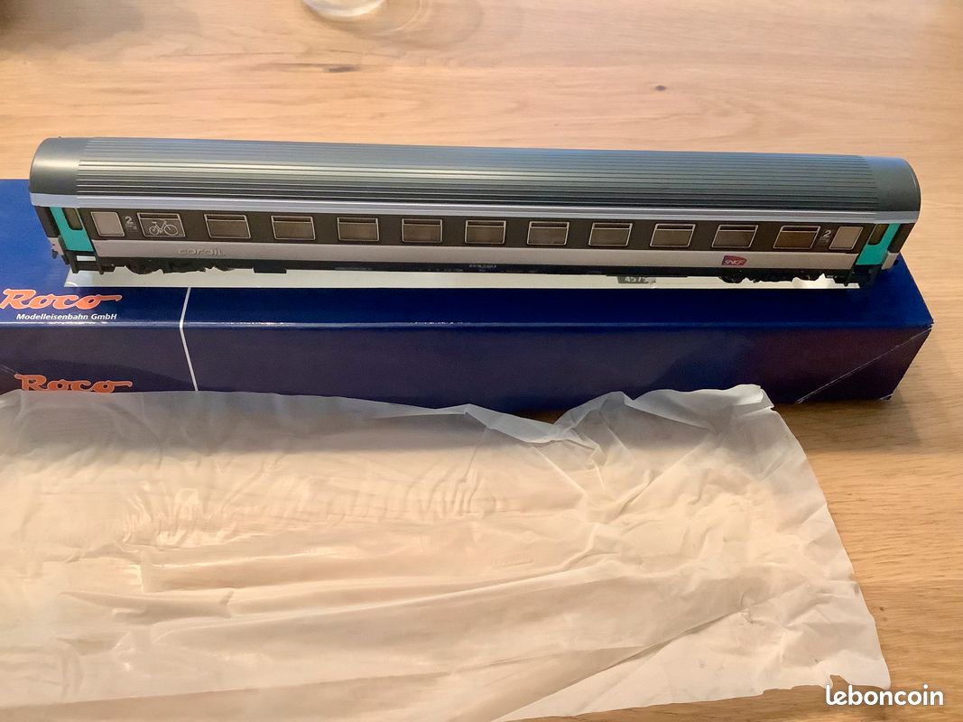 Wagon Corail 1ère Classe A10rtu Roco Échelle HO - Modélisme Ferroviaire SNCF