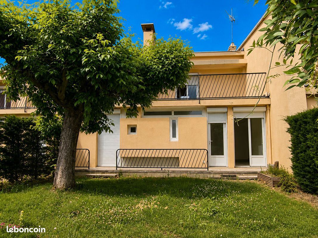 Maison 3 pièces 82 m² · à Caussade · 82 m² · 800 €/mois
