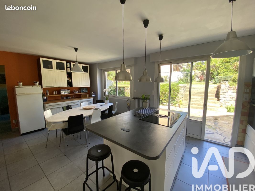 Maison 8 pièces 295 m² · à Cholet · 295 m² · 394 500 €
