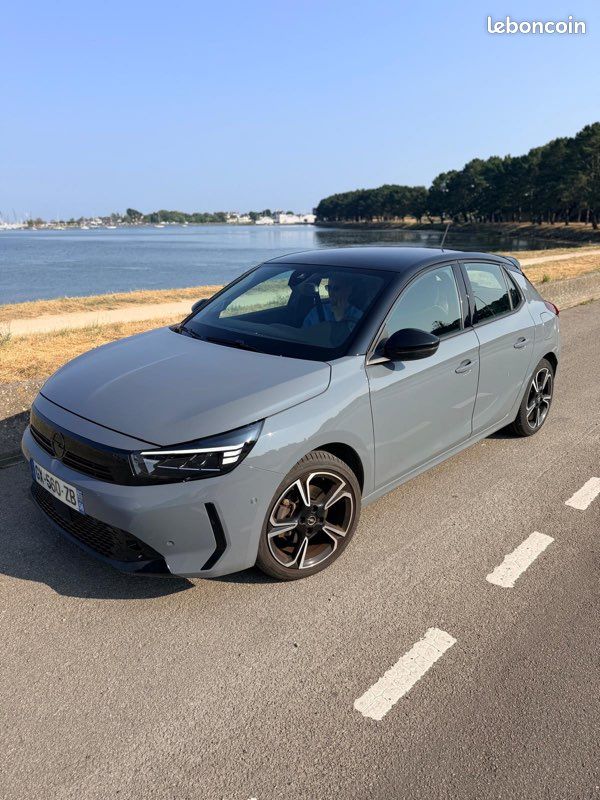 Opel corsa à.2 GS automatique (image 1)