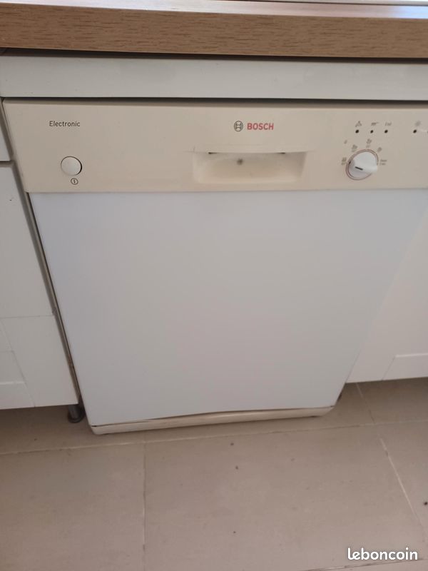 Urgent Lave Vaisselle BOSCH (image 1)