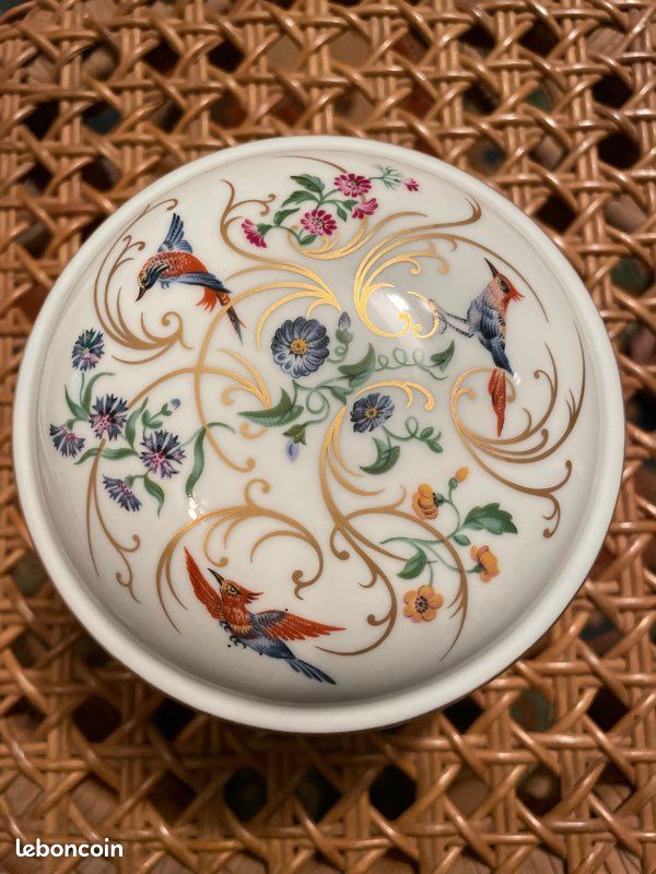 Bonbonnière en porcelaine de limoges diamètre 13 - haut 9 (image 2)