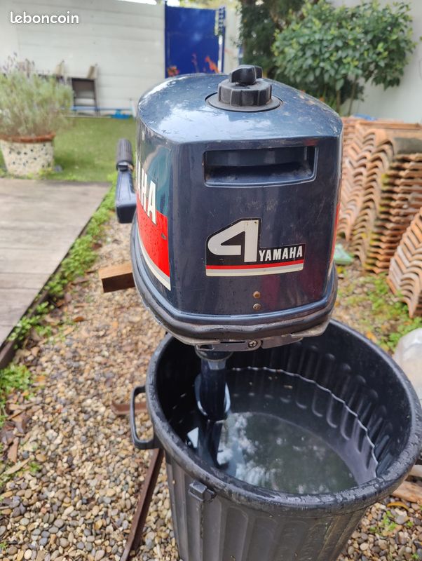 Moteur bateau 4CV Yamaha 2 temps (image 1)
