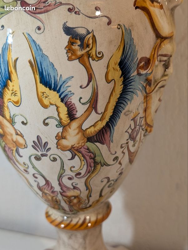 Spectaculaire aiguière italienne Capodimonte au décor de grotesques (image 4)