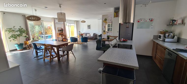 Maison familiale très lumineuse 125m2 + piscine + 2ème maison 50m2 (pour location ou famille)