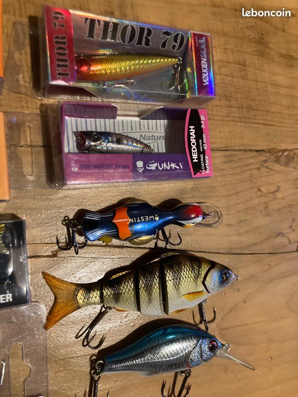 Lots de leurres durs surface cranks et swim baits (image 2)