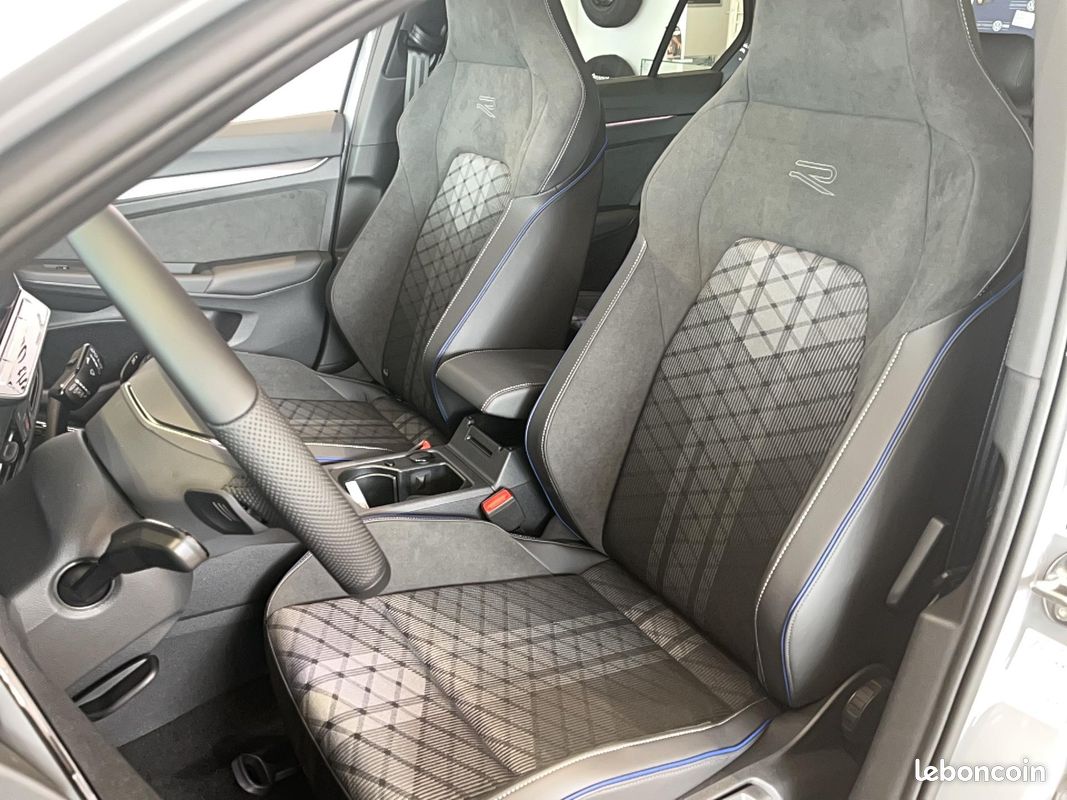 VOLKSWAGEN Golf 1.5 eTSI EVO2 150 DSG7 R-Line Edition (image 23)