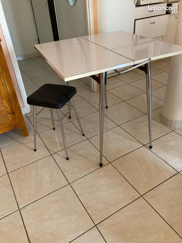 Table de 1971 en formica (image 2)