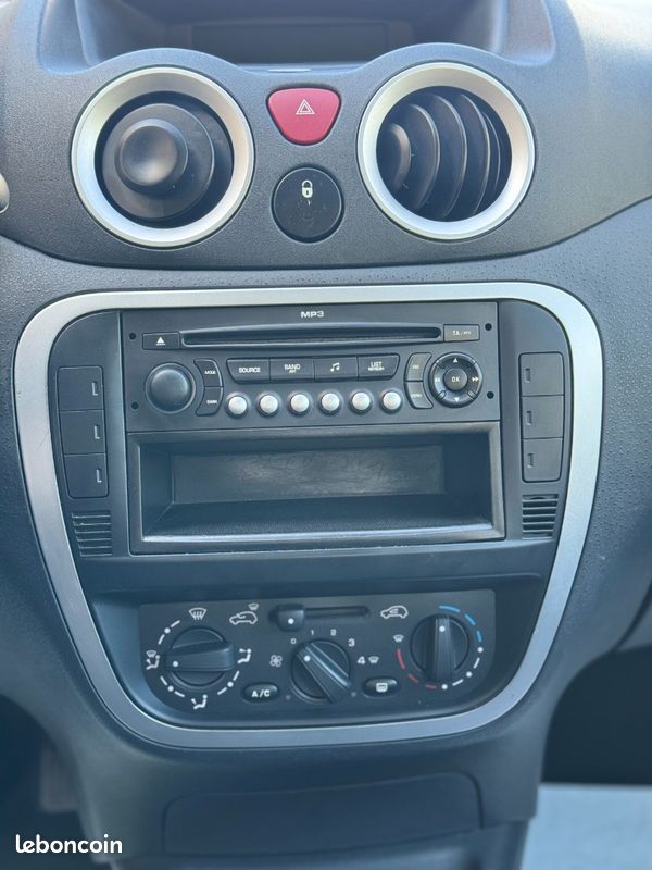 Citroën C3 1.4I 73CH Collection (image 11)