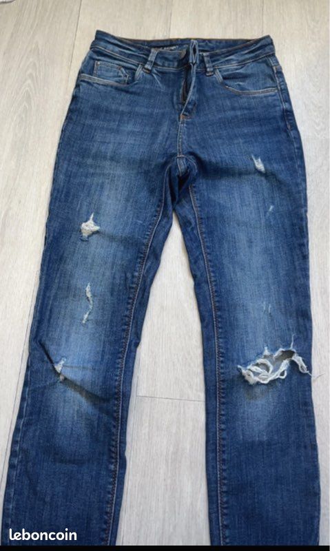 Jeans troué (image 1)