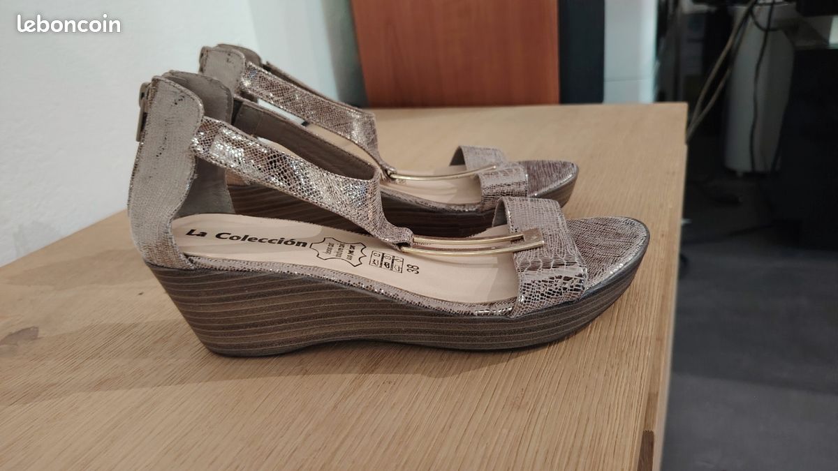 Très belles chaussures T.38 tout cuir dessus doublure sous pied " la Collection" (image 1)