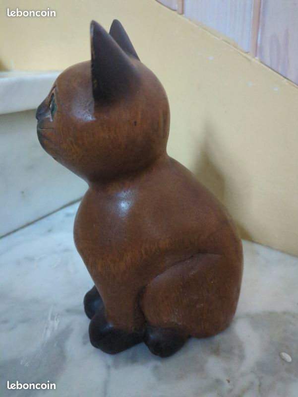 Statue de chat assis en bois sculpté artisanal (image 3)