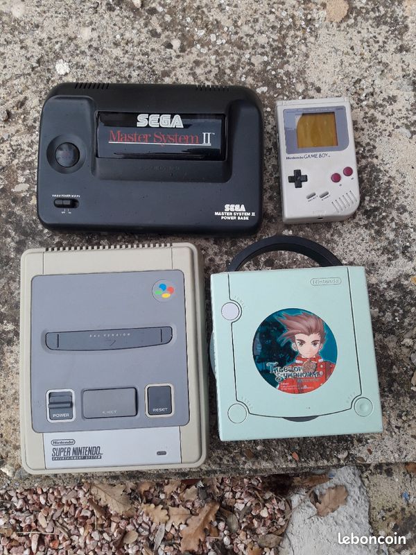 Collectionneur reprend vieilles consoles de jeux de salon (image 3)