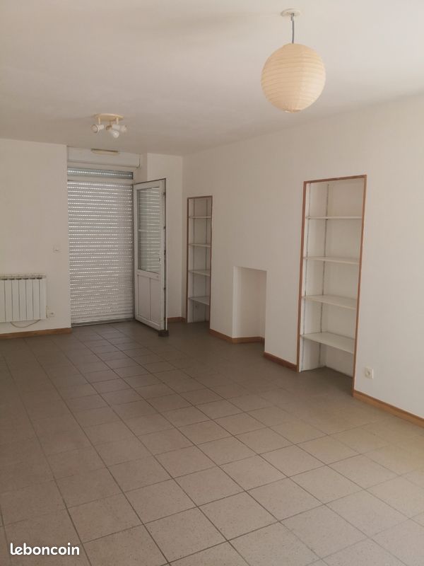 Appartement 3 pièces 69 m² · à Descartes · 69 m² · 540 €