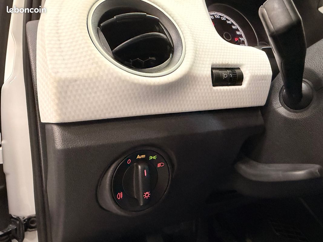 VOLKSWAGEN UP Up 1.0 75 Move UP - GARANTIE 12 MOIS (image 19)