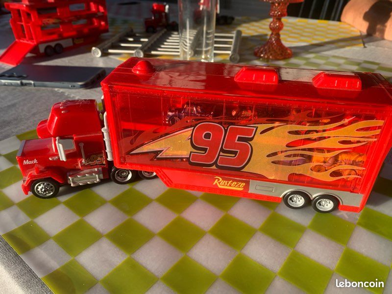 Camion +16 mini voitures Disney (image 4)