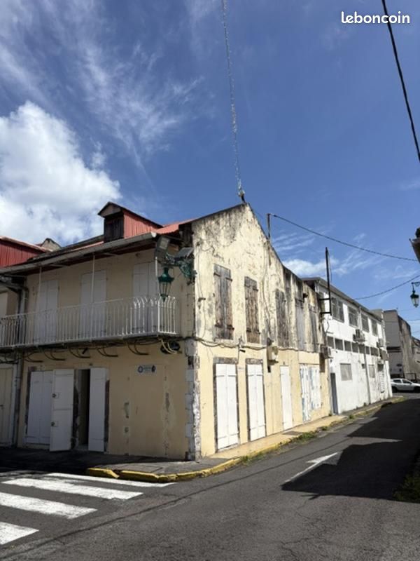 Immeuble 4 pièces 102 m² · à Basse-Terre · 102 m² · 160 000 €
