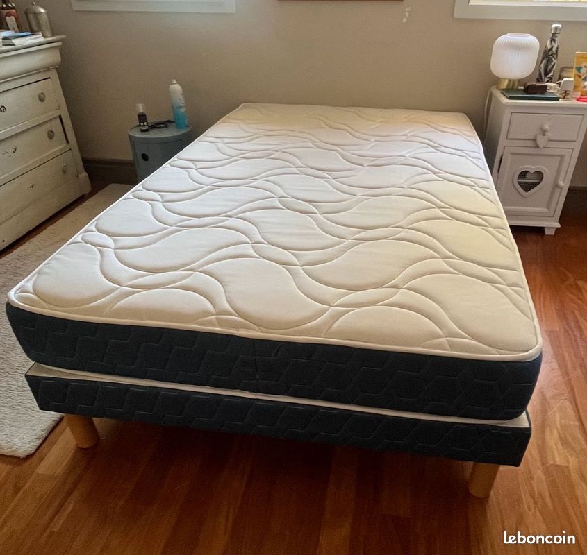 Ensemble literie Mérinos 120 x 190 – Sommier + Matelas – Excellent état (image 1)