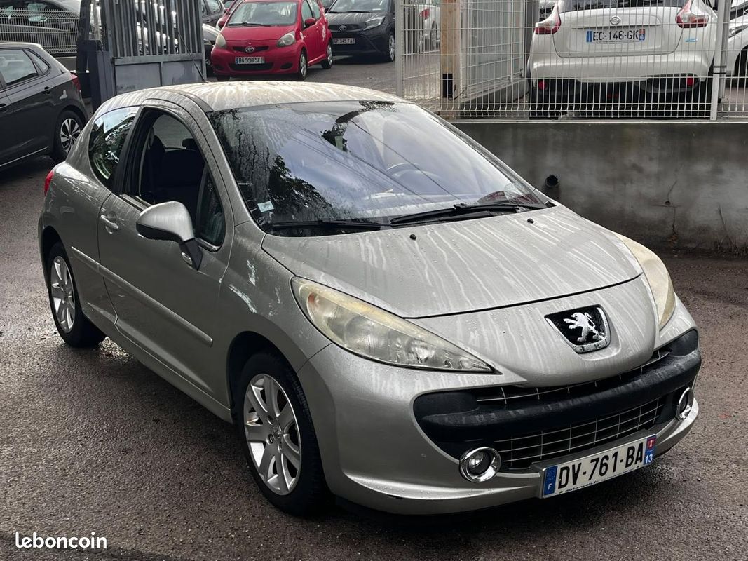 PEUGEOT 207 1.6i 16V - 120 - BVA Sport Pack (image 1)