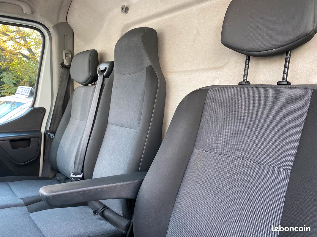 RENAULT MASTER 3 III F3300 L2 H2 Grand Confort 2L3 DCI 145 ch Galerie GPS chaîne de distribution 2019 Attelage (image 11)