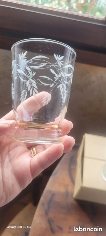 Verres anciens et carafe (image 4)