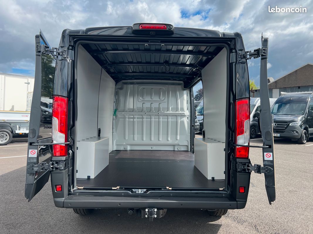 35950 ht Ducato L2H1 3.5 BVA8 Pack Premium Connect + (image 4)