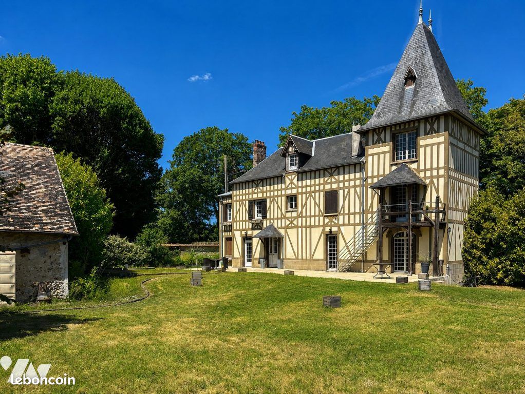 Maison 7 pièces 210 m² · à La Chapelle-Longueville · 210 m² · 399 000 €