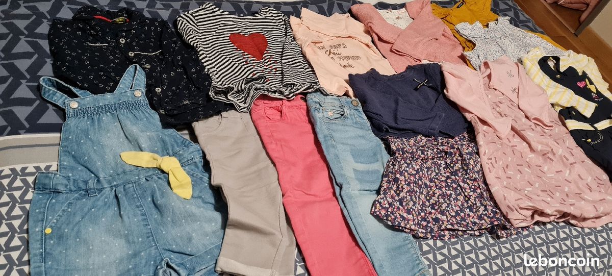 Lot de vêtements fille 12 mois (image 1)