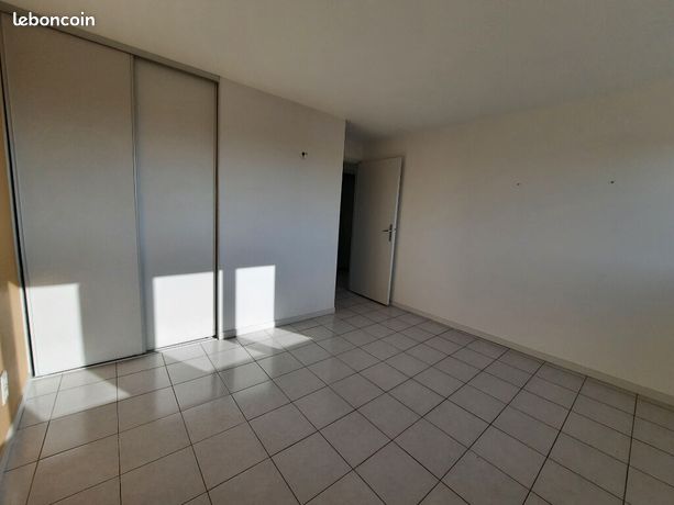 https://img.leboncoin.fr/api/v1/lbcpb1/images/48/be/6a/48be6a3021d80cdd21b52f726db6a16c9b5d3e8b.jpg?rule=ad-image