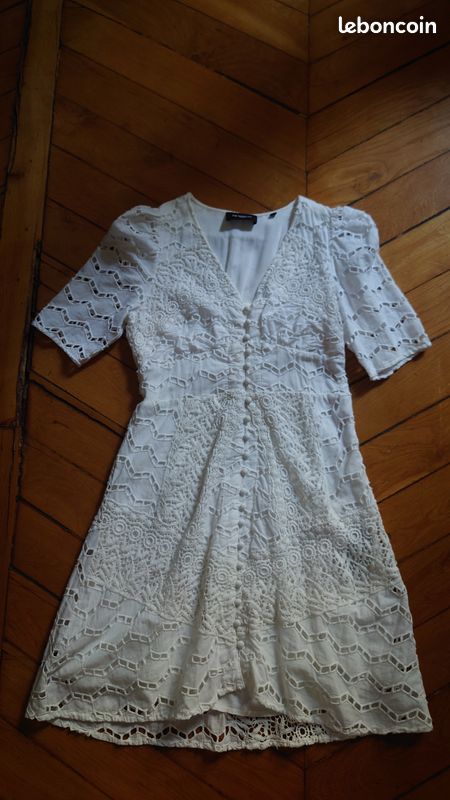 Robe Blanche Zara Taille 34 En Dentelle - Occasion Très Bon état, Style Floral, Pour Soirée Ou Mariage