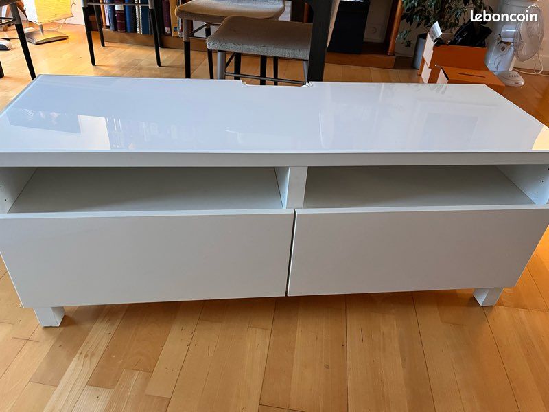 Meuble TV Blanc très bon état IKEA avec la protection de verre (image 1)