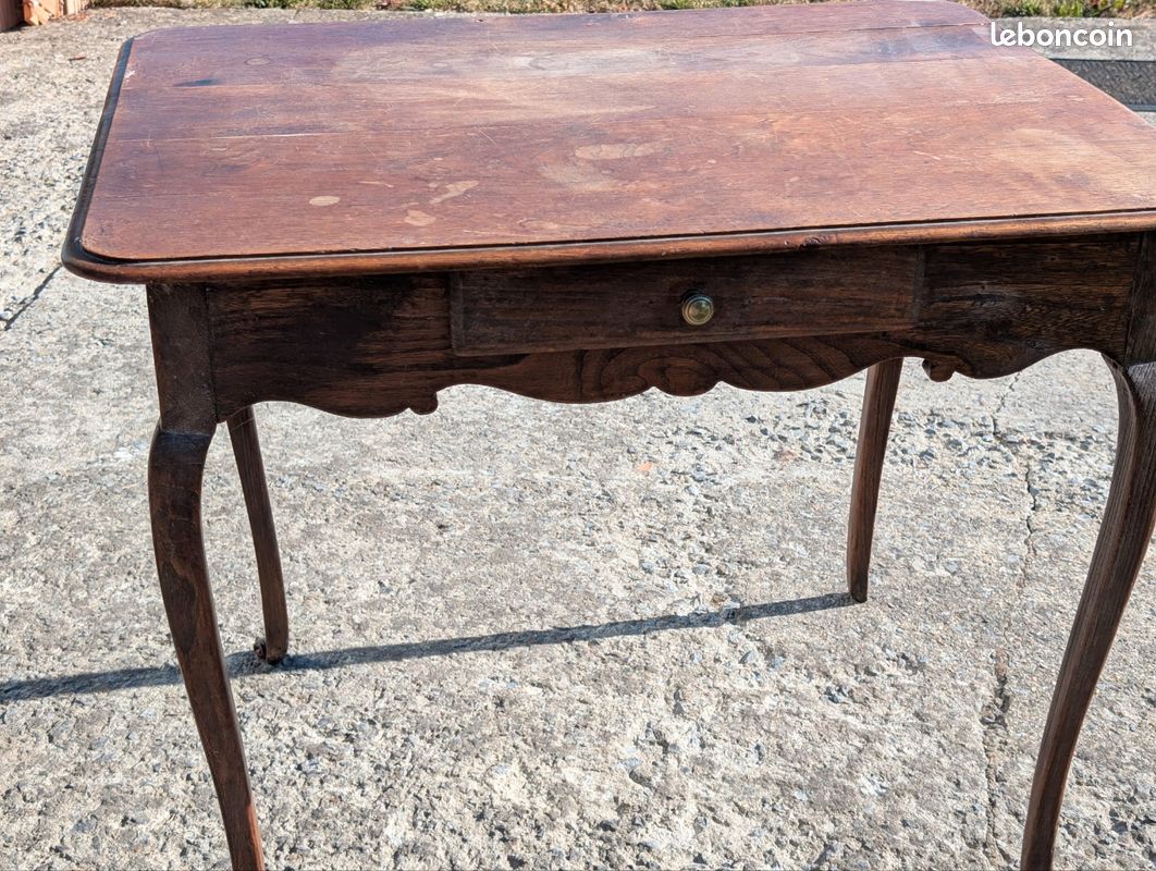 Petite table ancienne en bois – style Louis XV – 1 tiroir (image 2)