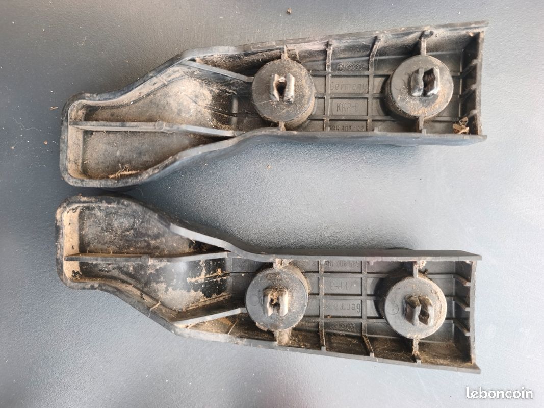 Paire de supports latéraux de pare-chocs avant VW Corrado - 535807193 / 535807194 (image 2)