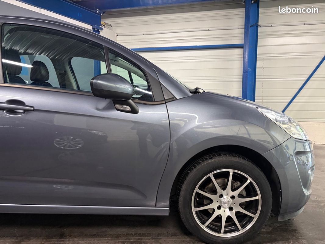 Citroën C3 1.6 HDi 92 Tendance confort (image 21)