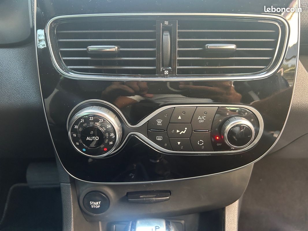 RENAULT CLIO IV DCi 90 Energy Steel EDC ( SE GARE TOUTE SEUL ) (image 19)