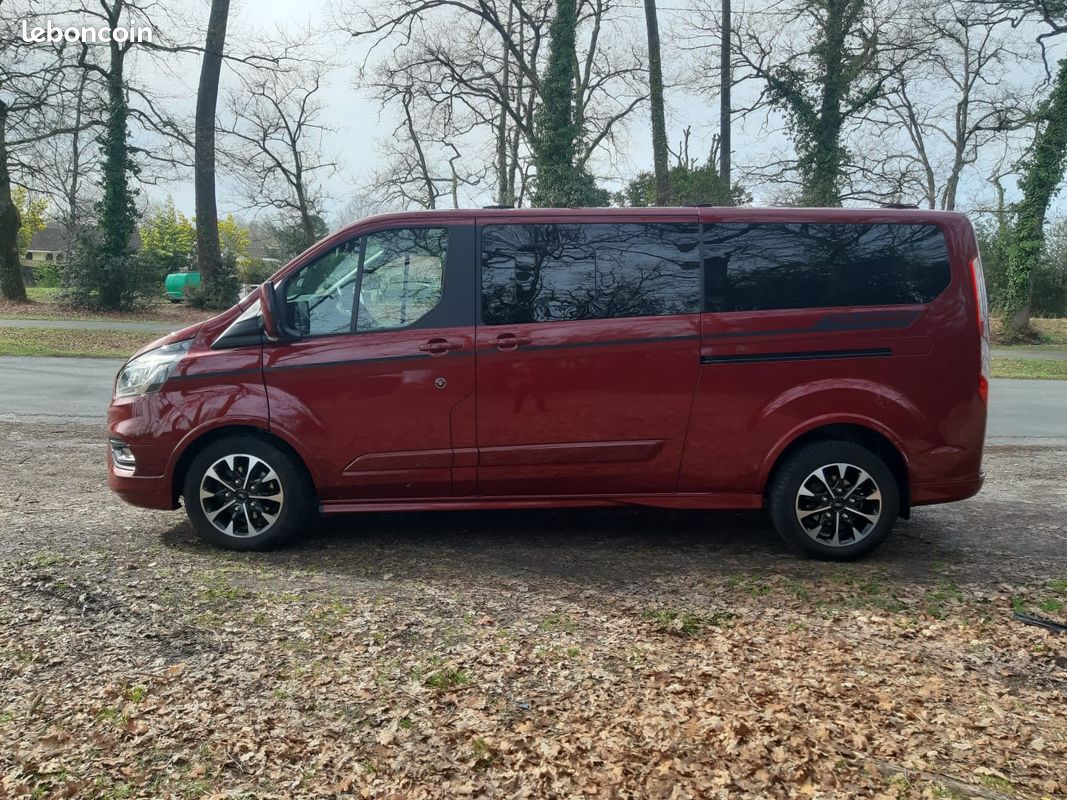 Ford Tourneo Custom L2H1 2.0 EcoBlue Hybrid 185 ch SPORT 8 Places 2 portes coulissantes couleur Bordeaux (image 3)