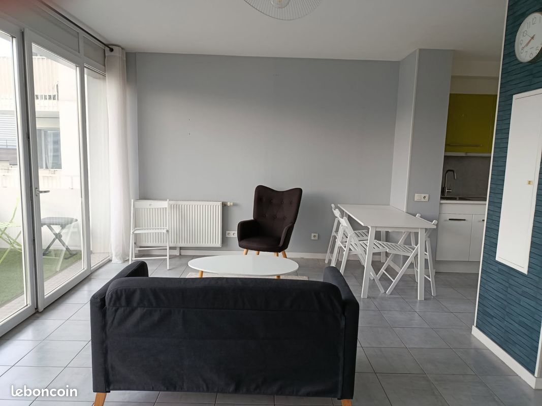 Appartement 1 pièce 33 m² · à Lyon 2ème Arrondissement · 32,7 m² · 830 €/mois