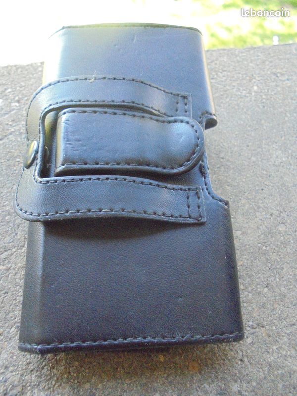 étui téléphone horizontal avec clip (image 1)