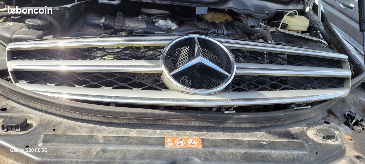 Calandre Mercedes-Benz R classe phase 1 w251 (image 1)