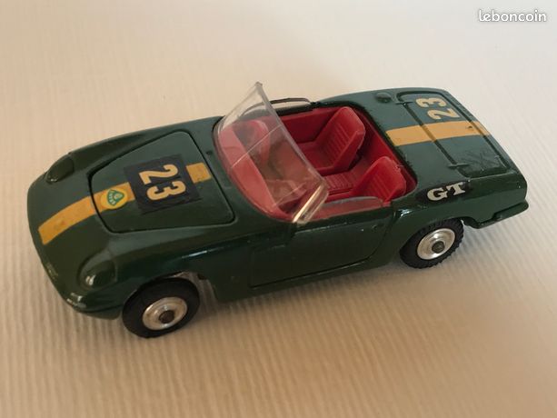 Corgi Toys 318 Lotus Elan S2 Convertible 'I got a tiger in my tank' 1