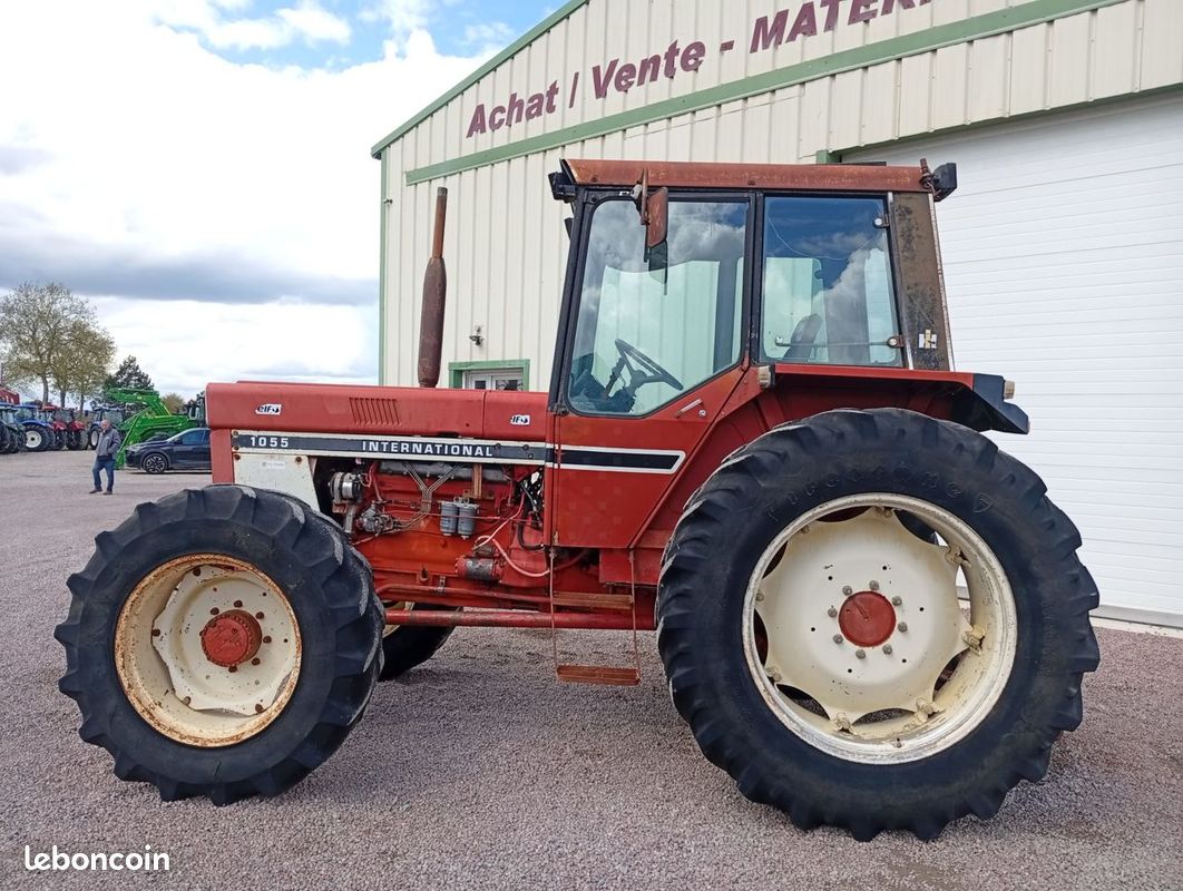 Case IH 1055 - Tracteurs