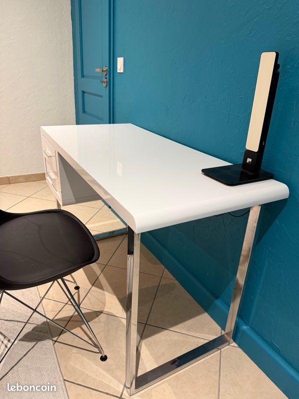 Bureau design blanc (image 4)