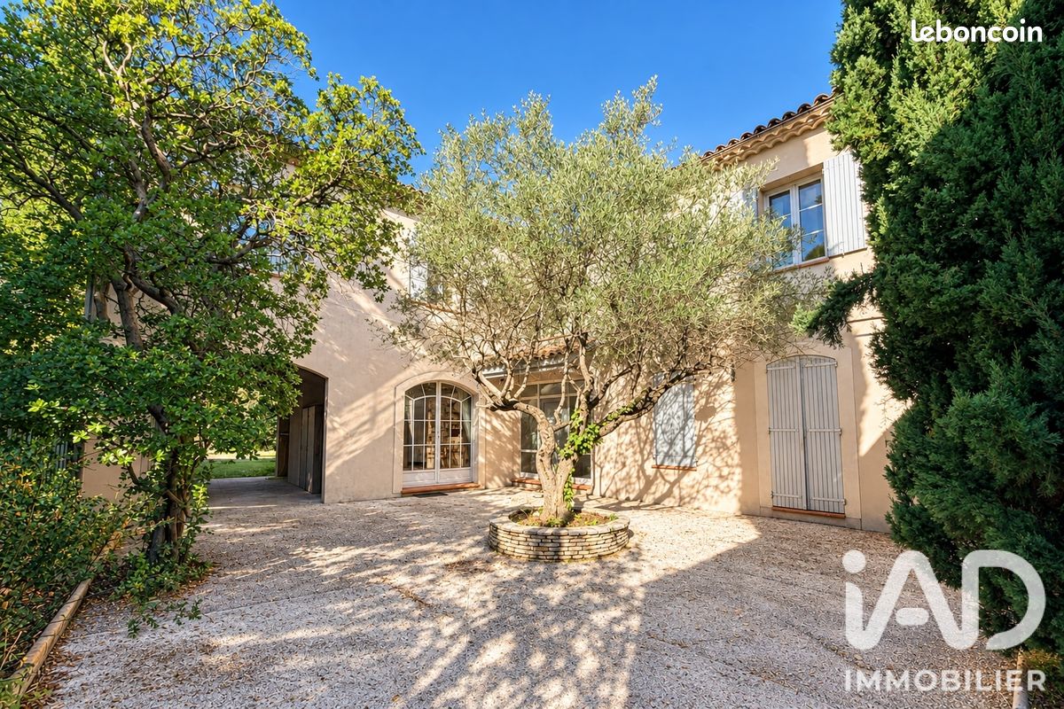 Maison 5 pièces 199 m² · à Nîmes · 199 m² · 680 000 €
