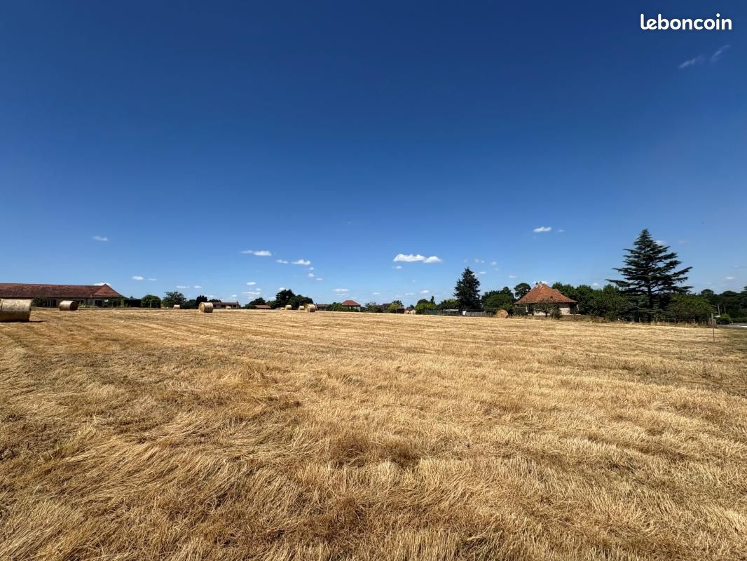 Terrain 945 m² Saint Gery · à Saint-Géry · 18 500 €