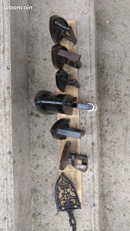 ANCIEN FER A REPASSER DE CHAPELIER n°23 PRESSING IRON FERRO STIRO