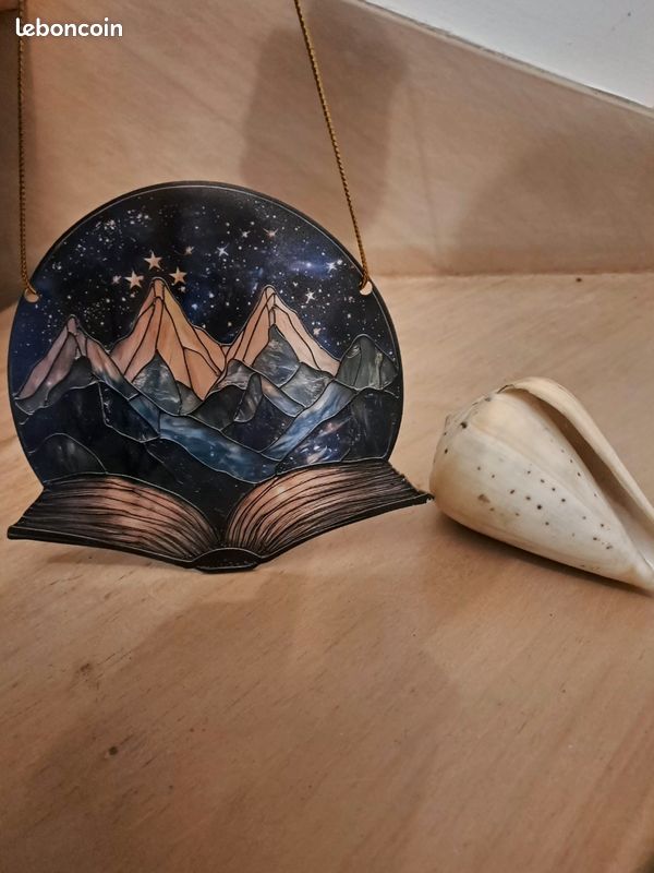 Suspension murale - Déco Livre et Montagnes Étoilées (image 1)