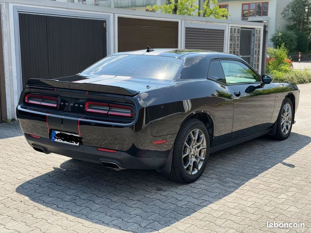 Dodge CHALLENGER GT AWD 3.6 V6 309 ch BVA8 – Toit ouvrant – GPS – Sièges Ventilés (image 3)