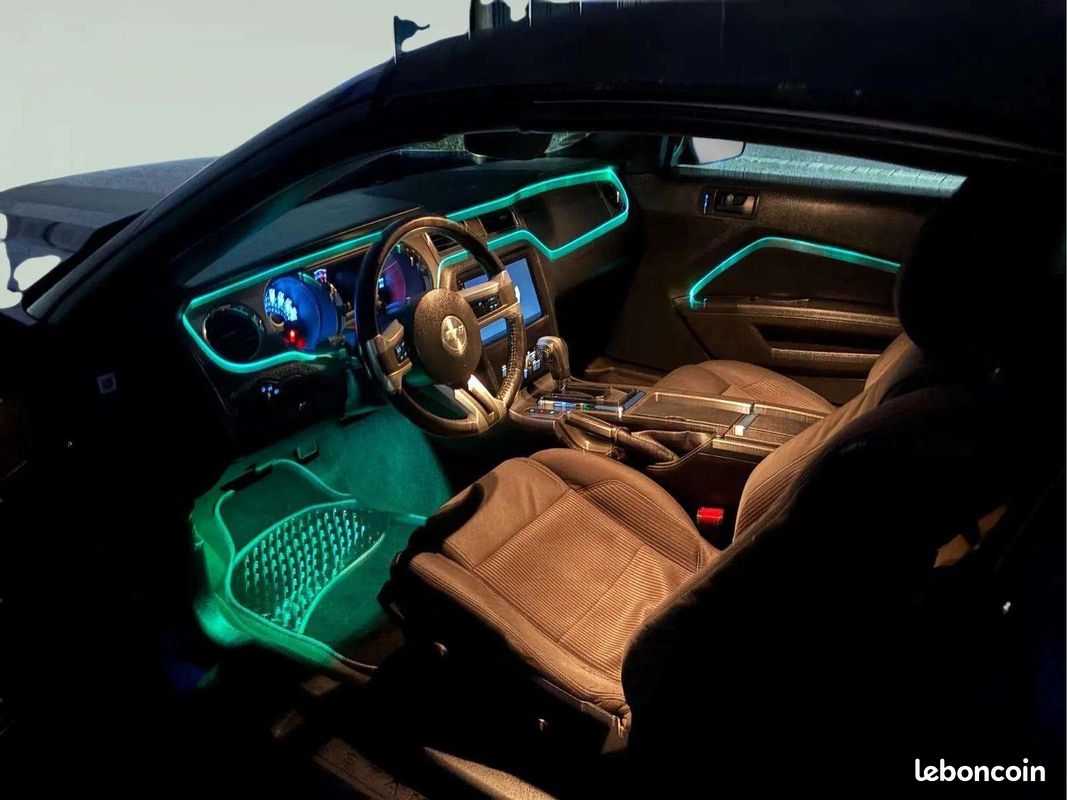 FORD Mustang Cabriolet 3.7 V6 * Boîte Automatique * Xénon * Caméra * GPS * Jantes Noires * Bleu Métallisé (image 8)